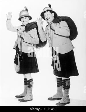 Original Film Titel: Bonnie Scotland. Englischer Titel: Bonnie Scotland. Regisseur: James W. HORNE. Jahr: 1935. Stars: Oliver Hardy, Stan Laurel. Credit: HAL ROACH/MGM/Album Stockfoto