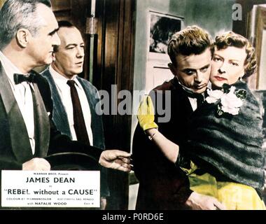Original Film Titel: REBELLEN OHNE URSACHE. Englischer Titel: REBELLEN OHNE URSACHE. Regisseur: Nicholas Ray. Jahr: 1955. Stars: James Dean. Quelle: WARNER BROTHERS/Album Stockfoto