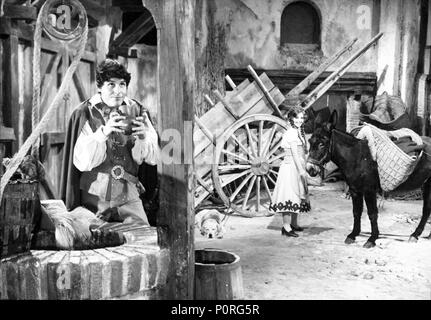 Original Film Titel: EL HUESPED DEL SEVILLANO. Englischer Titel: EL HUESPED DEL SEVILLANO. Regisseur: JUAN DE ORDUÑA. Jahr: 1970. Stars: RAMON DURAN; MARIA JOSE ALFONSO. Credit: TVE/Album Stockfoto