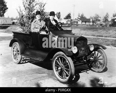 Original Film Titel: BIG BUSINESS. Englischer Titel: BIG BUSINESS. Regisseur: James W. HORNE. Jahr: 1929. Stars: Oliver Hardy, Stan Laurel. Credit: M.G.M/Album Stockfoto