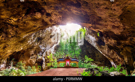 Phrayanakorn Höhle in Prachuap Khiri Khan Provinz, Thailand. Stockfoto