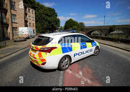 Lancashire constabulary Hyundai i30 Immobilien Polizei Fahrzeug in der Mitte der Straße aufgrund eines Zwischenfalls lancaster Lancashire England Großbritannien Stockfoto