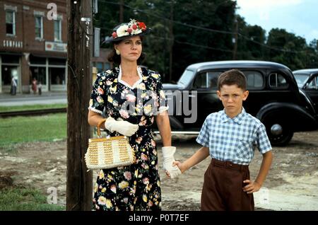 Original Film Titel: FORREST GUMP. Englischer Titel: FORREST GUMP. Regisseur: ROBERT ZEMECKIS. Jahr: 1994. Stars: SALLY FIELD; Michael Humphreys. Quelle: Paramount Pictures/Album Stockfoto