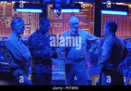 Original Film Titel: hinter den feindlichen Linien. Englischer Titel: hinter den feindlichen Linien. Regisseur: John Moore. Jahr: 2001. Stars: Gene Hackman, David Keith, Tom Mooney; CHARLES MALIK WITHFIELD. Credit: DAVIS ENTERTAINMENT/VOLLMER, Jürgen/Album Stockfoto