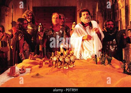 Original Film Titel: LISISTRATA. Englischer Titel: LISISTRATA. Regisseur: FRANCESC BELLMUNT. Jahr: 2002. Stars: JUAN LUIS GALIARDO. Credit: FAIR PLAY PRODUCCIONS, A. LLORENS OLIVE PC/Album Stockfoto