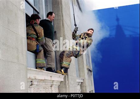 Original Film Titel: Leiter 49. Englischer Titel: Leiter 49. Film Regie: JAY RUSSELL. Jahr: 2004. Stars: Joaquin Phoenix. Credit: TOUCHSTONE PICTURES/Album Stockfoto