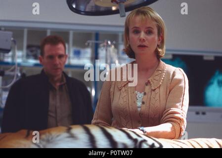 Original Film Titel: ROTER DRACHE. Englischer Titel: ROTER DRACHE. Regisseur: Brett Ratner. Jahr: 2002. Stars: Ralph Fiennes, Emily Watson. Credit: UNIVERSAL STUDIOS/WILSON, GLEN/Album Stockfoto