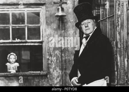 Original Film Titel: LITTLE DORRIT. Englischer Titel: LITTLE DORRIT. Regisseur: CHRISTINE EZARD. Jahr: 1988. Stars: Alec Guinness. Credit: SANDS FILME/Album Stockfoto