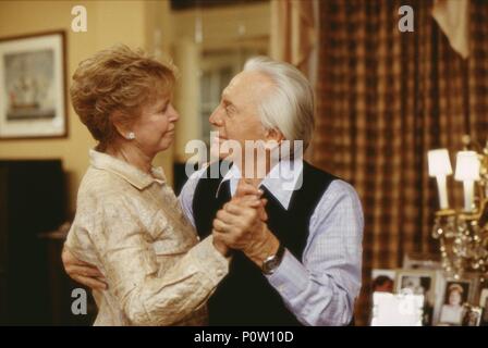 Original Film Titel: ES BLEIBT IN DER FAMILIE. Englischer Titel: ES BLEIBT IN DER FAMILIE. Regisseur: FRED SCHEPISI. Jahr: 2003. Stars: Kirk Douglas; DIANA DOUGLAS. Credit: Metro-Goldwyn-Mayer (MGM)/Album Stockfoto