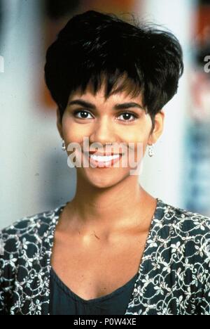 Original Film Titel: BOOMERANG. Englischer Titel: BOOMERANG. Regisseur: REGINALD HUDLIN. Jahr: 1992. Stars: HALLE BERRY. Quelle: Paramount Pictures/Album Stockfoto