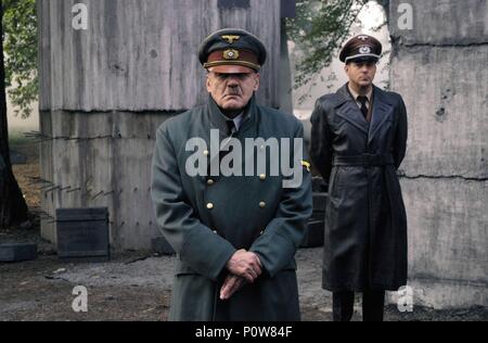 Original Film Titel: DER UNTERGANG. Englischer Titel: Untergang: HITLER UND DAS ENDE DES DRITTEN REICHES, DIE. Regisseur: Oliver Hirschbiegel. Jahr: 2004. Stars: ADOLF HITLER; Bruno Ganz. Quelle: Constantin Film/Album Stockfoto