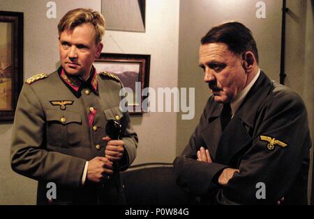 Original Film Titel: DER UNTERGANG. Englischer Titel: Untergang: HITLER UND DAS ENDE DES DRITTEN REICHES, DIE. Regisseur: Oliver Hirschbiegel. Jahr: 2004. Stars: ADOLF HITLER; Bruno Ganz. Quelle: Constantin Film/Album Stockfoto