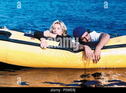 Original Film Titel: Swept away. Englischer Titel: Swept away. Regisseur: Guy Ritchie. Jahr: 2002. Stars: Madonna, ADRIANO GIANNINI. Credit: SCREEN GEMS/SMITH, DANIEL/Album Stockfoto