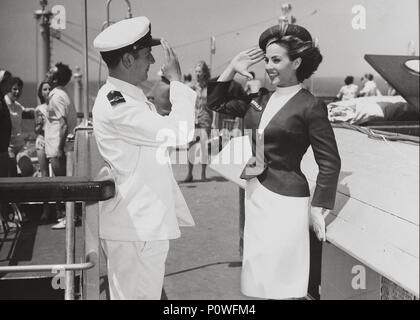 Original Film Titel: CRUCERO DE VERANO. Englischer Titel: CRUCERO DE VERANO. Regisseur: LUIS LUCIA. Jahr: 1964. Stars: Carmen Sevilla. Stockfoto