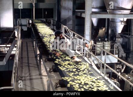 Original Film Titel: SOYLENT GREEN. Englischer Titel: SOYLENT GREEN. Regisseur: Richard Fleischer. Jahr: 1973. Credit: M.G.M/Album Stockfoto