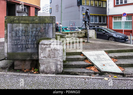 Das Denkmal für die historischen Wandels - Sammlung von Fragmenten aus historischen Denkmälern am Rosa-Luxemburg-Platz, Berlin die Stücke dieser ungewöhnlichen mem Stockfoto