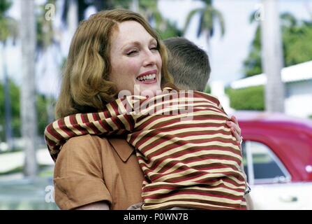 Original Film Titel: STUNDEN, DIE. Englischer Titel: STUNDEN, DIE. Regisseur: Stephen Daldry. Jahr: 2002. Stars: Julianne Moore; JACK ROVELLO. Copyright: nur redaktionell Innen verwenden. Dies ist eine öffentlich verteilten Handzettel. Zugriffsrechte nur, keine Lizenz des Urheberrechts zur Verfügung gestellt. Vorgeschriebene Genehmigung zu Visual Symbol (www.visual-icon.com) Für die Reproduktion des Bildes erforderlich ist. Quelle: Paramount Pictures/Album Stockfoto