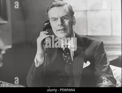 Original Film Titel: SCHULE FÜR SCHURKEN. Englischer Titel: SCHULE FÜR SCHURKEN. Film Regie: ROBERT HAMER. Jahr: 1960. Stars: IAN CARMICHAEL. Quelle: Associated British BILDER / Album Stockfoto