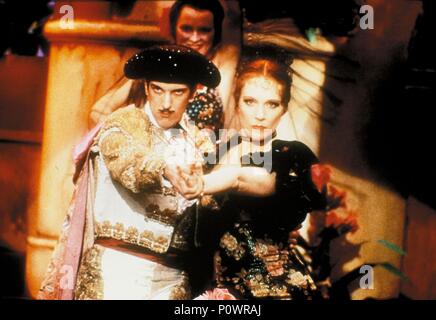 Original Film Titel: VICTOR/Victoria. Englischer Titel: VICTOR/Victoria. Regisseur: Blake Edwards. Jahr: 1982. Stars: Julie Andrews. Credit: M. G. M/United Artist/Album Stockfoto