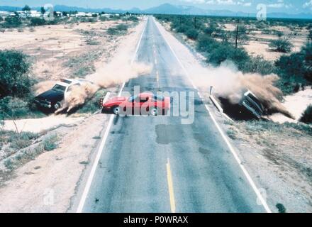 Original Film Titel: CANNONBALL RUN II. Englischer Titel: CANNONBALL RUN II. Film Regie: HAL NEEDHAM. Jahr: 1984. Credit: GOLDEN HARVEST/Warner/Album Stockfoto