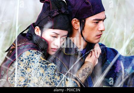 Original Film Titel: SHI MIAN MAI FU. Englischer Titel: HOUSE OF FLYING DAGGERS. Regisseur: YIMOU ZHANG. Jahr: 2004. Stars: ZIYI ZHANG, Takeshi Kaneshiro. Credit: Peking NEUE BILDER FILM CO/CHINA FILM KOPRODUKTION CORPOR/Album Stockfoto