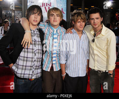 McFly am gerade mein Glück Premiere am National Theatre in Los Angeles. Mai 9, 2006. - 09 McFly013.jpg 09 McFly013 Veranstaltung in Hollywood Leben - Kalifornien, Red Carpet Event, USA, Filmindustrie, Prominente, Fotografie, Bestof, Kunst, Kultur und Unterhaltung, Topix prominente Mode, Besten, Hollywood Leben, Event in Hollywood Leben - Kalifornien, Roter Teppich und backstage,, Kunst, Kultur und Unterhaltung, Fotografie, Anfrage tsuni@Gamma-USA.com, Musik Prominente, Musiker, Music Group, 2000 bis 2009 Stockfoto