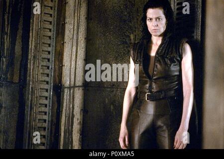 Original Film Titel: ALIEN: Resurrection. Englischer Titel: ALIEN: Resurrection. Regisseur: JEAN-PIERRE JEUNET. Jahr: 1997. Stars: Sigourney Weaver. Quelle: 20th Century Fox/Album Stockfoto