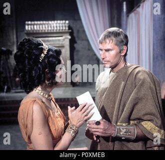 Original Film Titel: Antonius und Cleopatra. Englischer Titel: Antonius und Cleopatra. Regisseur: CHARLTON HESTON. Jahr: 1972. Stars: Marcus Antonius; Charlton Heston; HILDEGARDE NEIL. Credit: Rang/Album Stockfoto