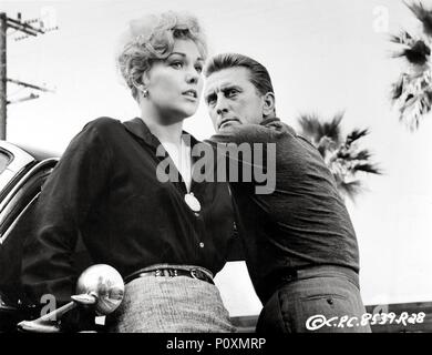 Original Film Titel: Fremde, WENN WIR UNS treffen. Englischer Titel: Fremde, WENN WIR UNS treffen. Regisseur: RICHARD QUINE. Jahr: 1960. Stars: Kirk Douglas; Kim Novak. Credit: BRYNA - QUINE/COLUMBIA/Album Stockfoto