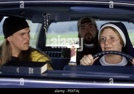 Original Film Titel: Jay und Silent Bob schlagen zurück. Englischer Titel: Jay und Silent Bob schlagen zurück. Regisseur: Kevin Smith. Jahr: 2001. Stars: Carrie Fisher, Kevin Smith, Jason Mewes. Copyright: nur redaktionell Innen verwenden. Dies ist eine öffentlich verteilten Handzettel. Zugriffsrechte nur, keine Lizenz des Urheberrechts zur Verfügung gestellt. Vorgeschriebene Genehmigung zu Visual Symbol (www.visual-icon.com) Für die Reproduktion des Bildes erforderlich ist. Credit: MIRAMAX/Album Stockfoto