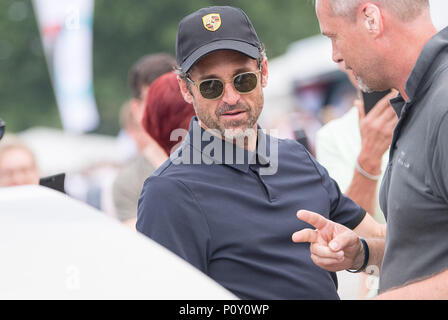 10. Juni 2018 Stuttgart, Deutschland: US-Schauspieler Patrick Dempsey besuche Der portscar zusammen Day' von Porsche. Der 8. Juni 1948 ist der Geburtstag des ersten Porsche 356 Roadster. Dieses Jubiläum gefeiert wird zwischen dem 8. und dem 10. Juni mit zahlreichen Veranstaltungen unter dem Motto "portscar zusammen Tag'. Foto: Sebastian Gollnow/dpa Quelle: dpa Picture alliance/Alamy leben Nachrichten Stockfoto