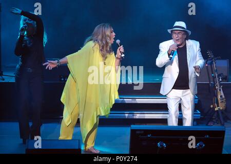 Hamburg, Deutschland. 08 Juni, 2018. La Notte Italiana - Die großen italienischen Schlageraftert auf dem See bus Bregenz am 08.06.2018 mit Al Bano & Romina Power | Verwendung der weltweiten Kredit: dpa/Alamy leben Nachrichten Stockfoto