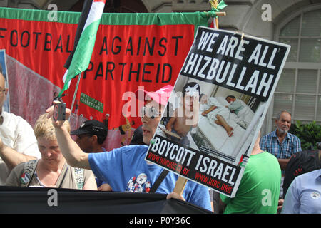 London, UK, 10. Juni 2018: die Demonstranten, die Teilnahme an einer Demonstration vor dem Saudi-arabien Botschaft für Al Quds Tag am 10. Juni 2018. Die jährliche Veranstaltung am letzten Freitag des Ramadan gehalten, die in 1979 zu bringen Unterstützung für die Palästinenser und der Zionismus und Israel gegen initiiert wurde. Quelle: David Mbiyu Credit: David mbiyu/Alamy leben Nachrichten Stockfoto