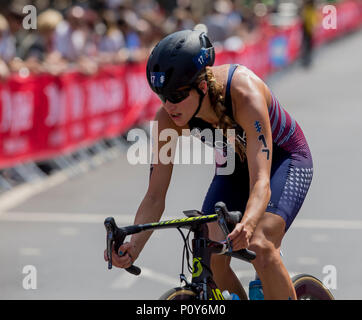 Leeds, Großbritannien. 10 Juni, 2018. AJ Bell World Triathlon Serie, Leeds; Sommer Koch (USA) während der Bike Disziplin der AJ Bell World Triathlon Leeds Credit: Aktion plus Sport/Alamy leben Nachrichten Stockfoto