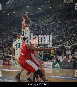 Mike James von Panathinaikos Superfoods während der griechischen Meisterschaft Playoffs finale Spiel 3 zwischen Superfoods Panathinaikos und Olympiakos Piräus Piräus. (Endstand 73-58) Stockfoto