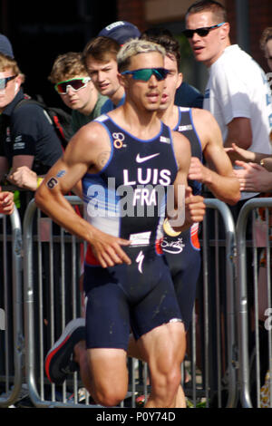 Leeds, Großbritannien. 10. Juni 2018. Vincent Luis, Nummer 6, in Frankreich, auf seinem Weg auf den 3. Platz bei der ITU World Series Triathlon Leeds mens'. Credit: Jonathan Sedgwick/Alamy Leben Nachrichten. Stockfoto
