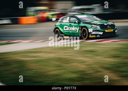 Wenig Budworth, Cheshire, UK. 10 Juni, 2018. BTCC driver Tom Oliphant und Ciceley Motorsport Laufwerke während der Dunlop MSA British Touring Car Championship in Oulton Park (Foto durch Gergo Toth/Alamy Live News) Credit: Gergo Toth/Alamy leben Nachrichten Stockfoto