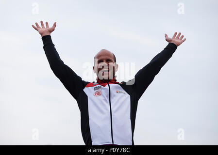 Belgrad, Serbien. 10 Jun, 2018. Max Hoff von GER feiert während der siegerehrung für Kayak Single (K1), 5000m Rennen Credit: Nikola Krstic/Alamy leben Nachrichten Stockfoto