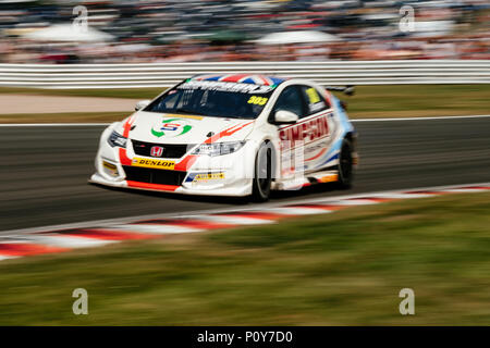 Wenig Budworth, Cheshire, UK. 10 Juni, 2018. BTCC driver Matt Simpson und Simpson Racing Laufwerke während der Dunlop MSA British Touring Car Championship in Oulton Park (Foto durch Gergo Toth/Alamy Live News) Credit: Gergo Toth/Alamy leben Nachrichten Stockfoto