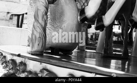 Karussell Karussell aus Holz mit Nutztieren im Vintage Style Stockfoto