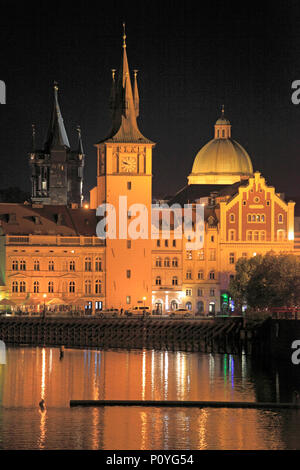 Tschechische Republik, Prag, Altstadt Wasserturm, Novotny Fußgängerbrücke, Stockfoto
