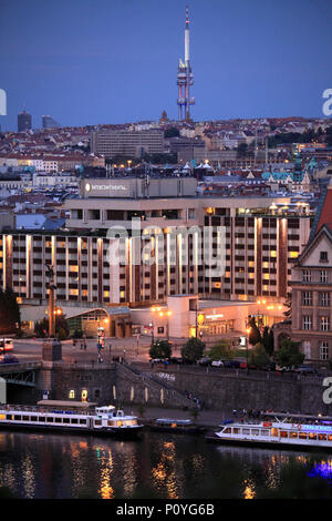 Tschechische Republik, Prag, Skyline, Intercontinental Hotel, Žižkov Fernsehturm, Stockfoto