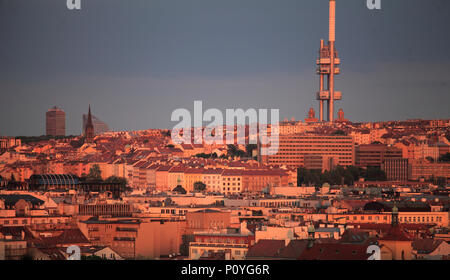 Tschechische Republik, Prag, Skyline, Žižkov Fernsehturm, Stockfoto