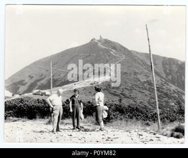 Das RIESENGEBIRGE, der Tschechoslowakischen Sozialistischen Republik, ca. 60er Jahre: Vintage Foto zeigt Menschen auf Ferien, ca. 1960er-Jahre. Stockfoto