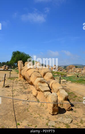 Statue des Atlas im Tal der Tempel in Agrigent Stockfoto