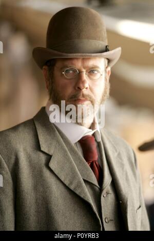 Original Film Titel: Deadwood. Englischer Titel: Deadwood. Regisseur: WALTER HILL, MICHAEL ALMEREYDA; DAVIS GUGGENHEIM; ALAN TAYLOR; EDWARD BIANCHI. Jahr: 2004. Stars: STEPHEN TOBOLOWSKY. Credit: HBO/HYUN, Doug/Album Stockfoto