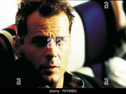 Original Film Titel: Stirb langsam. Englischer Titel: Stirb langsam. Regisseur: John MCTIERNAN. Jahr: 1988. Stars: Bruce Willis. Quelle: 20th Century Fox/Album Stockfoto