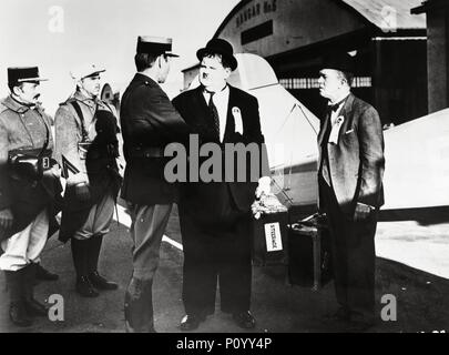 Original Film Titel: The Flying Deuces. Englischer Titel: The Flying Deuces. Regisseur: A. EDWARD SUTHERLAND. Jahr: 1939. Stars: Stan Laurel. Credit: RKO/Album Stockfoto