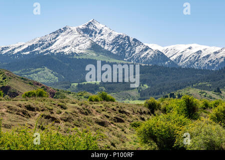 Bergblick in Jety Oguz Schlucht, in der Nähe von Karakol, Kirgisistan Stockfoto