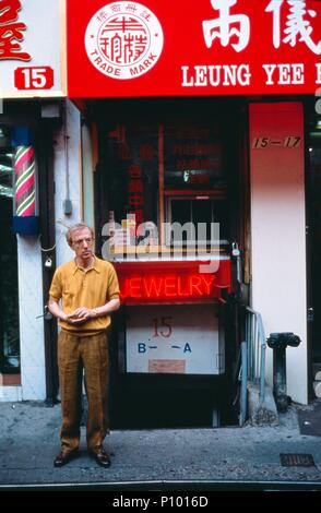 Original Film Titel: kleine Gauner. Englischer Titel: SMALL TIME CROOKS. Regisseur: WOODY ALLEN. Jahr: 2000. Stars: WOODY ALLEN. Credit: CLIFFORD, JOHN/Album Stockfoto